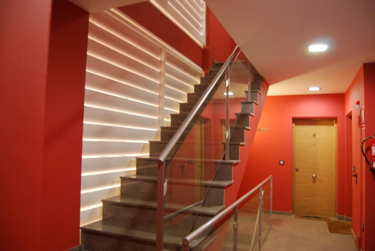 Centrico Nuevo Dos Banos Parking Apartment เซบีญา ภายนอก รูปภาพ