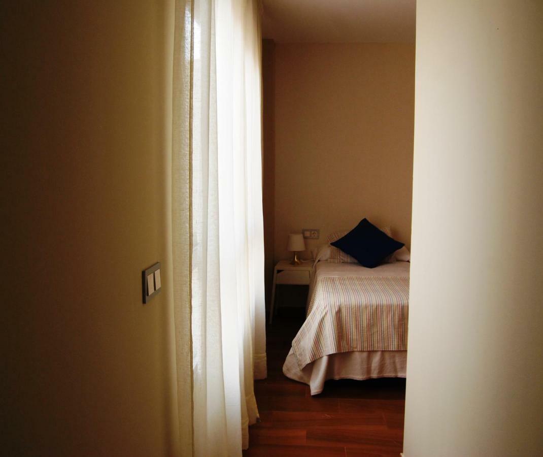 Centrico Nuevo Dos Banos Parking Apartment เซบีญา ภายนอก รูปภาพ