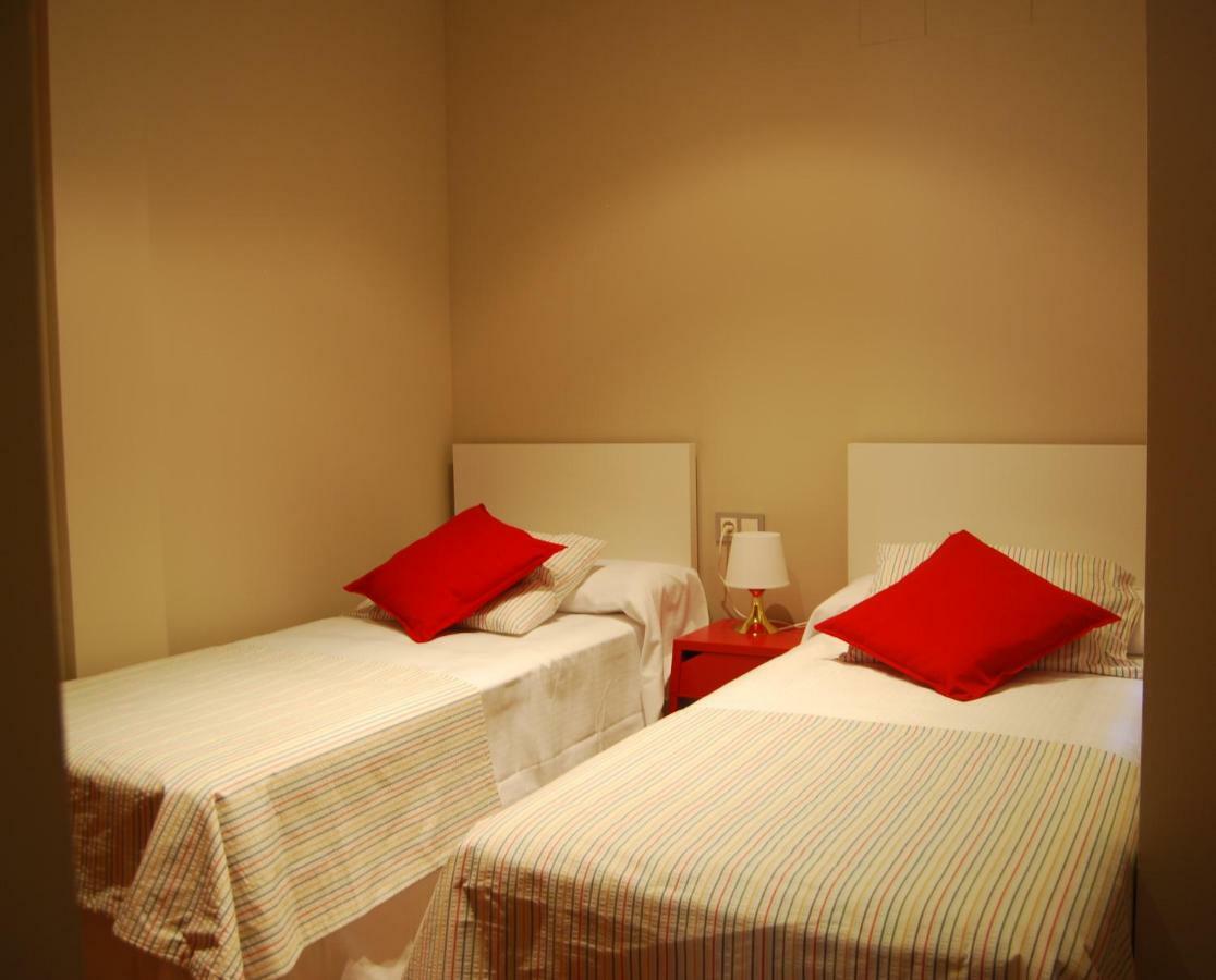Centrico Nuevo Dos Banos Parking Apartment เซบีญา ภายนอก รูปภาพ