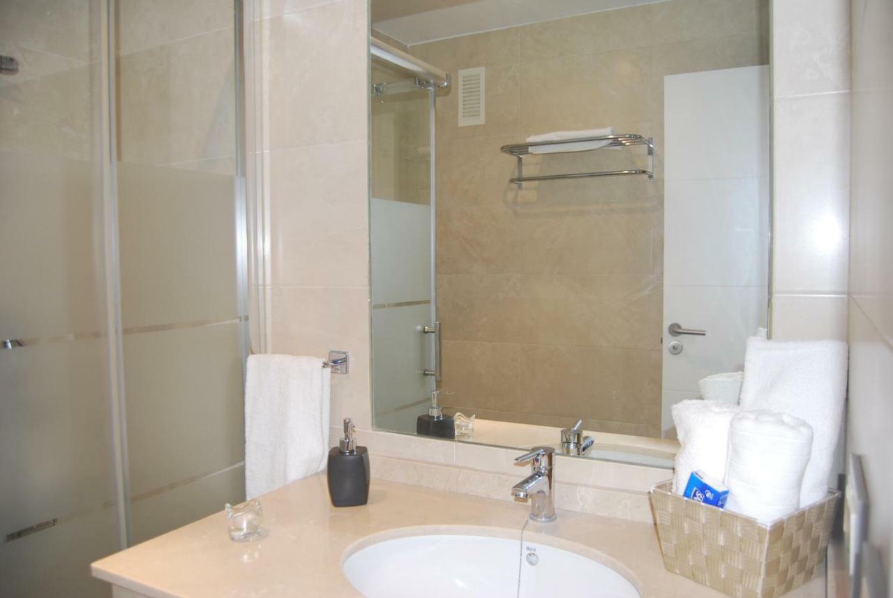 Centrico Nuevo Dos Banos Parking Apartment เซบีญา ภายนอก รูปภาพ